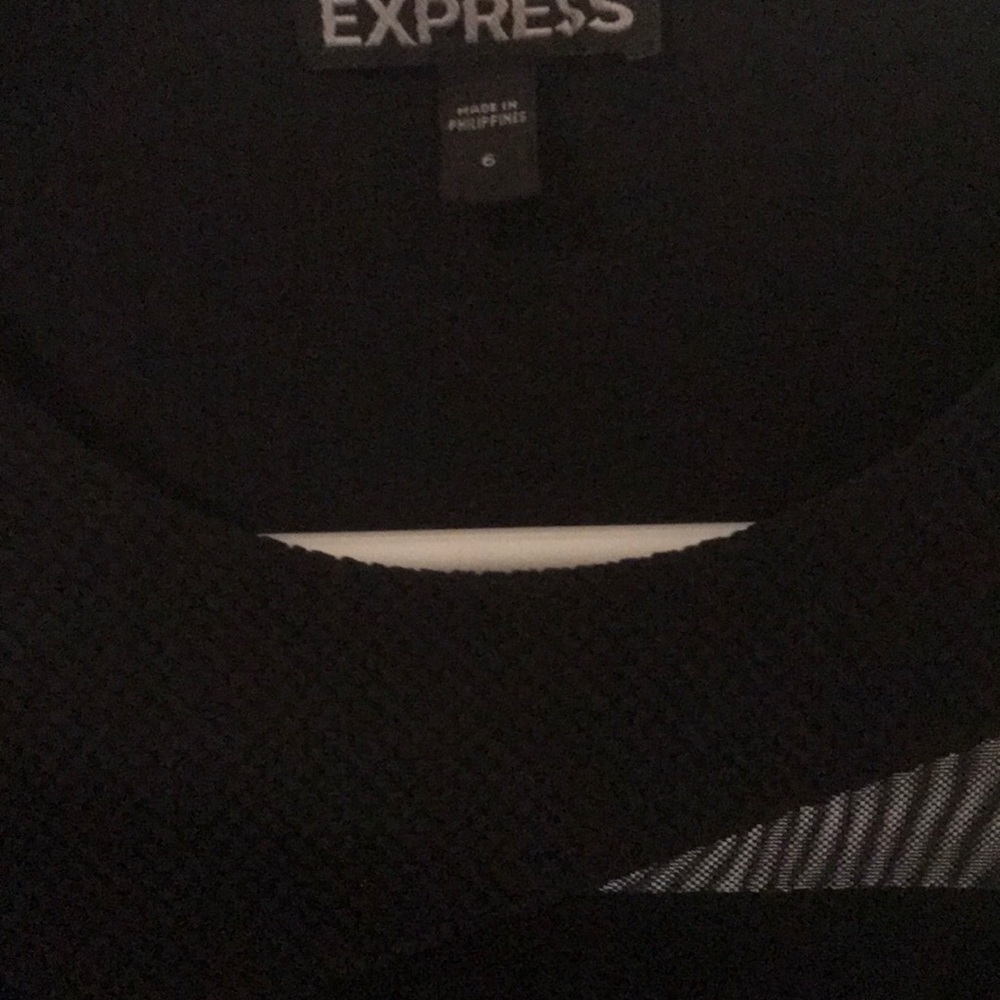 Express dress - Picture 3 of 4